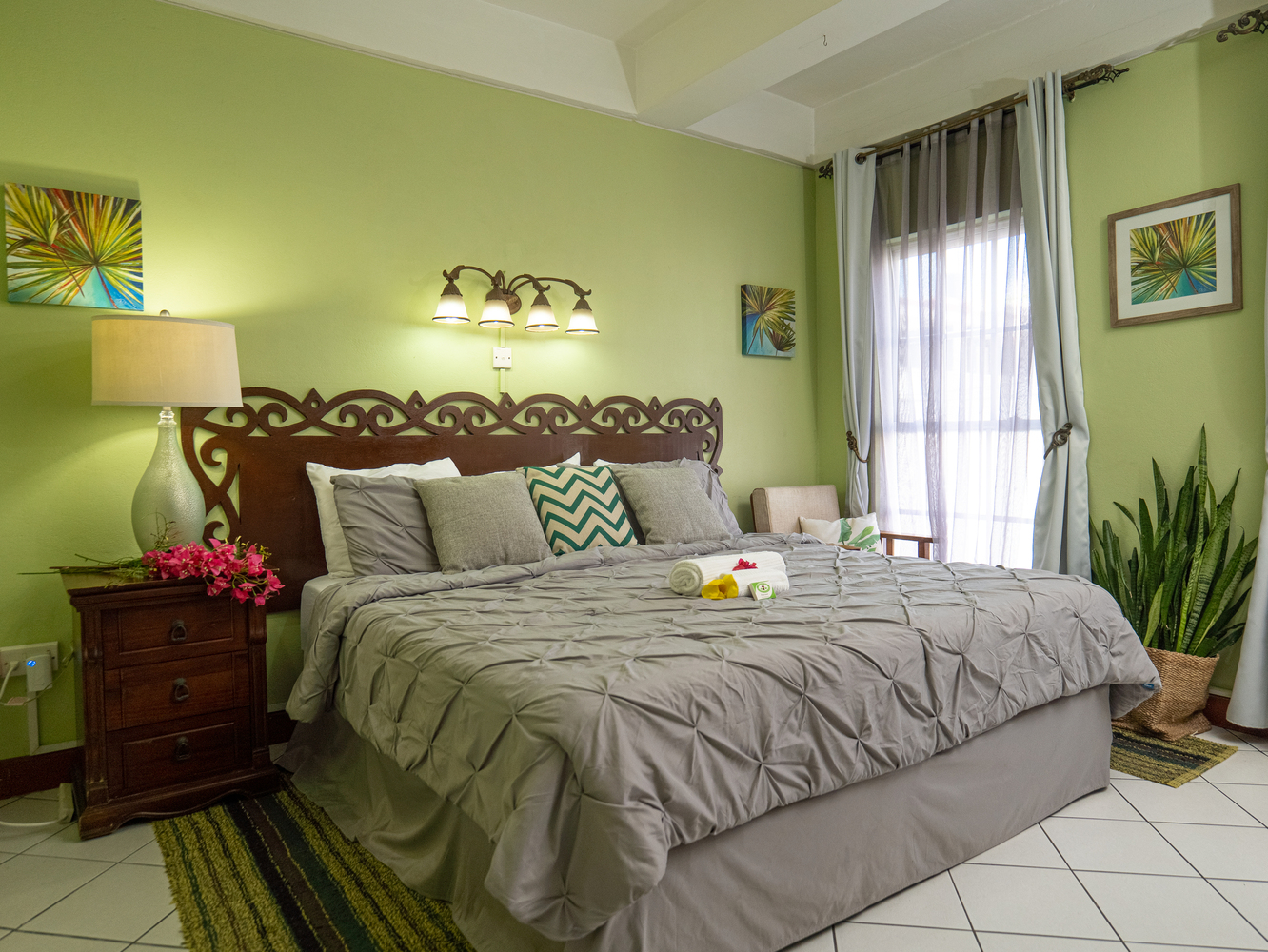 Sutton Place Hotel Standard Room 